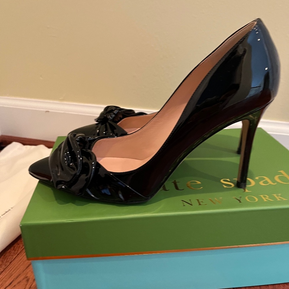 Kate Spade Laureen Bow tie Black Patent leather pumps